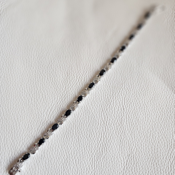 Stunning 7.2ct Sapphire Bracelet and Diamond Infinity Bracelet - Picture 4 of 6